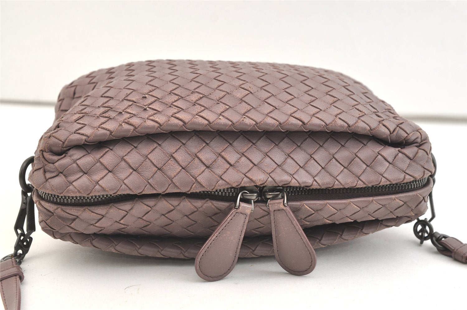 Authentic BOTTEGA VENETA Intrecciato Leather Shoulder Crossbody Bag Purple 1730K