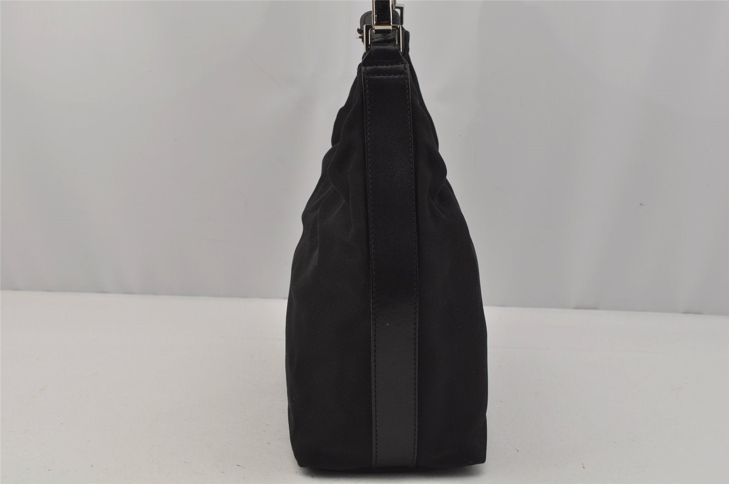 Authentic GUCCI Vintage Shoulder Hand Bag Purse Nylon Leather Black 1734J