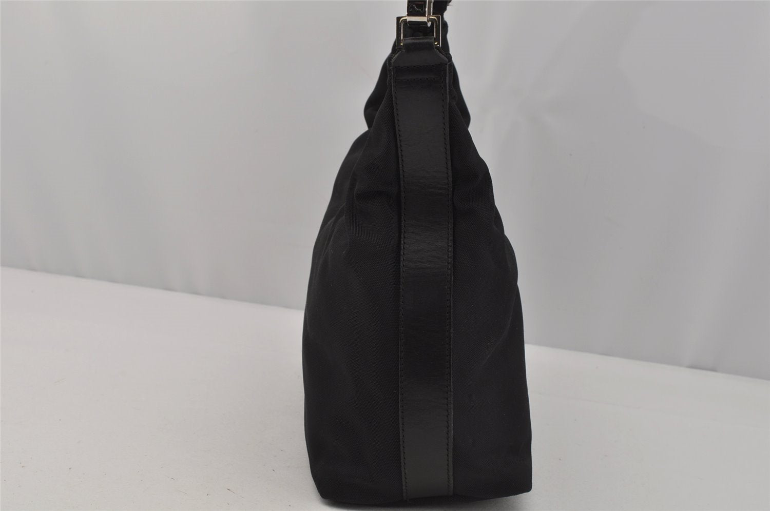Authentic GUCCI Vintage Shoulder Hand Bag Purse Nylon Leather Black 1734J