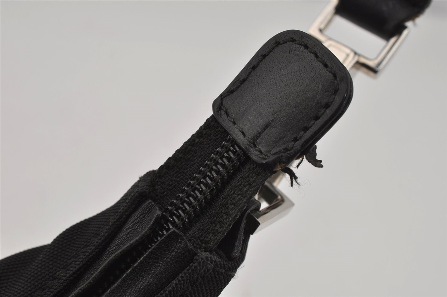 Authentic GUCCI Vintage Shoulder Hand Bag Purse Nylon Leather Black 1734J