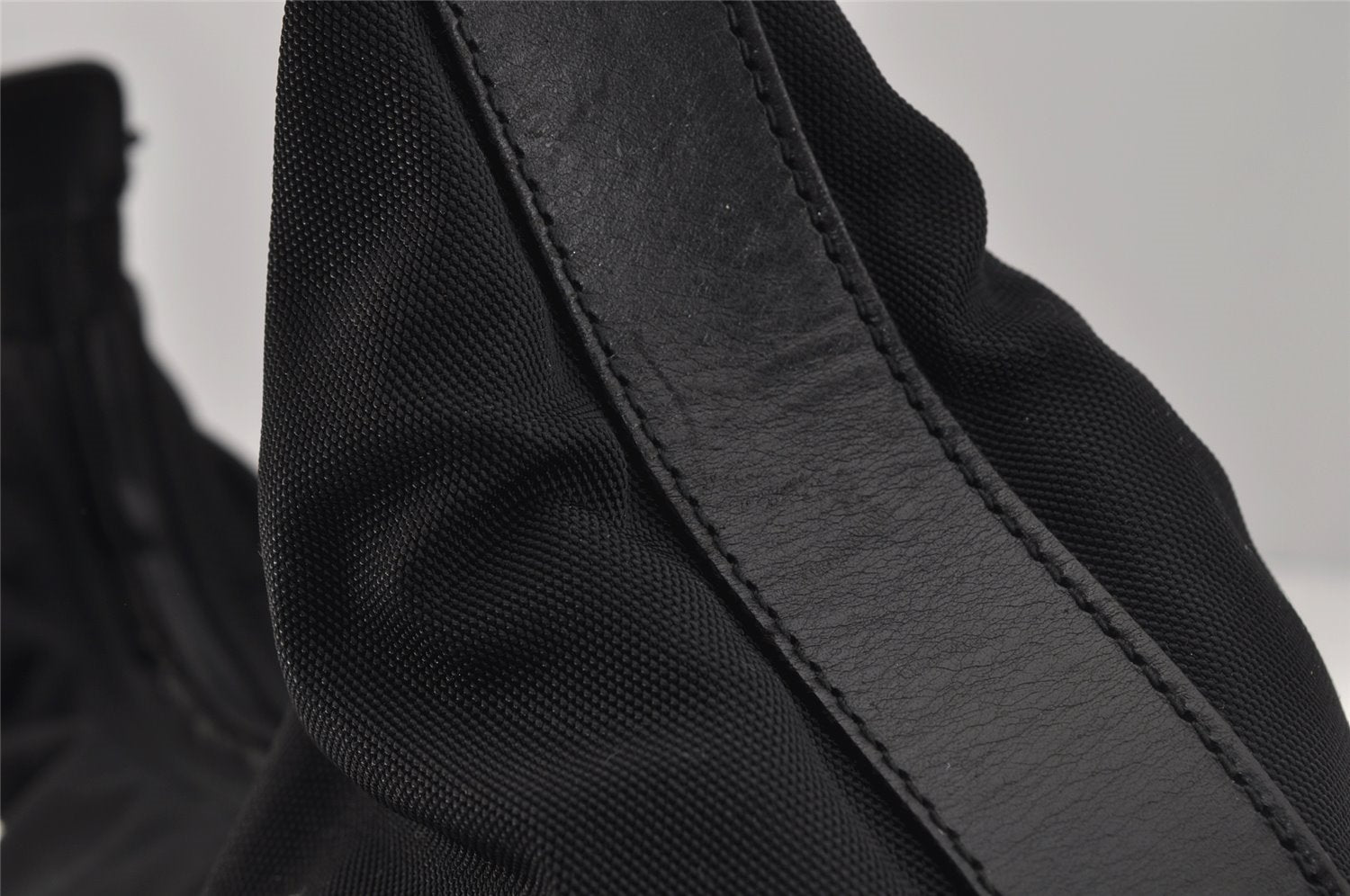 Authentic GUCCI Vintage Shoulder Hand Bag Purse Nylon Leather Black 1734J