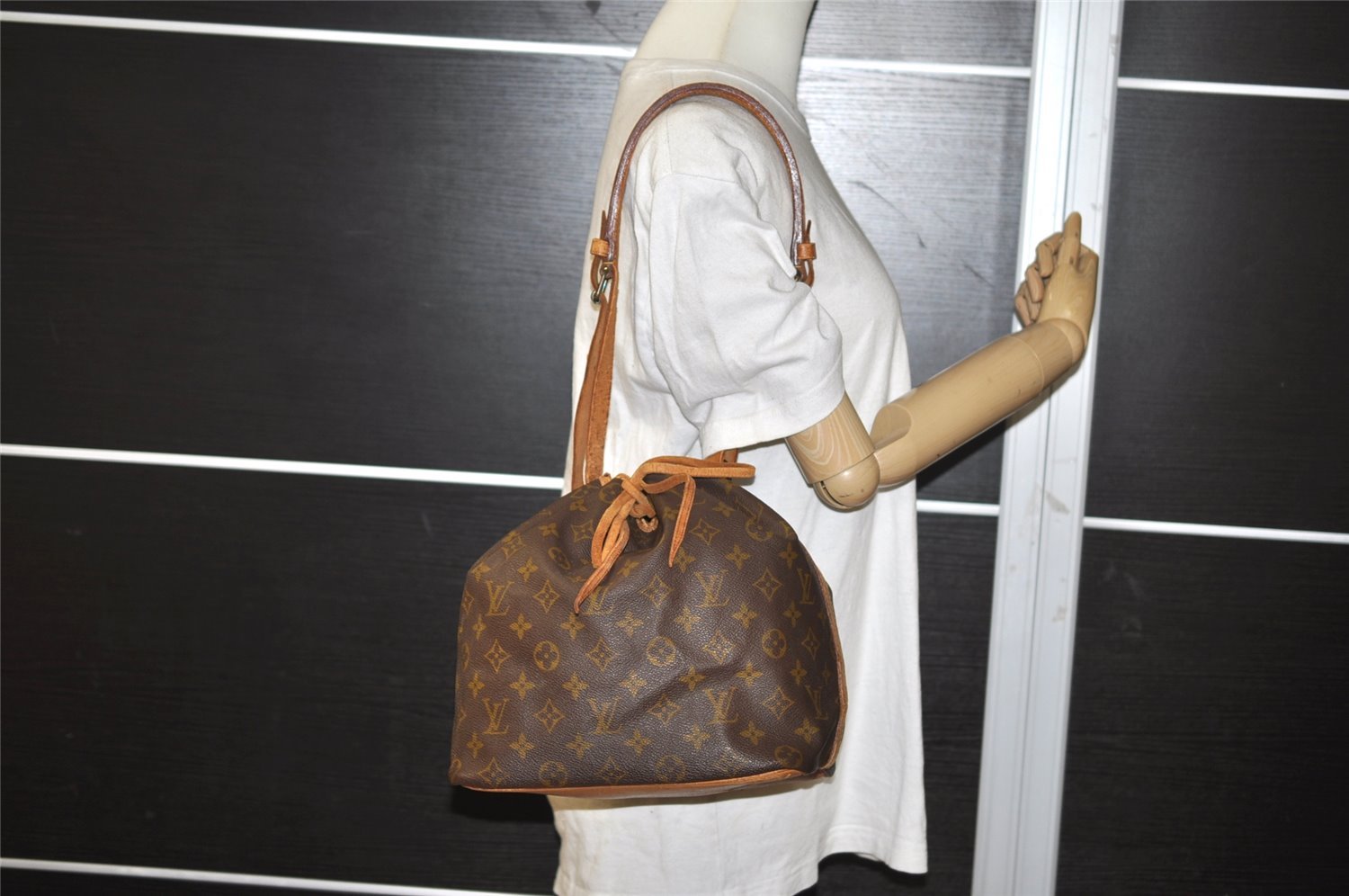 Authentic Louis Vuitton Monogram Petit Noe Drawstring Bag Old Model LV 1737J