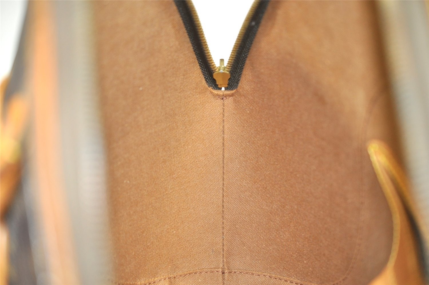 Authentic Louis Vuitton Monogram Ellipse MM Hand Bag M51126 LV 1739I