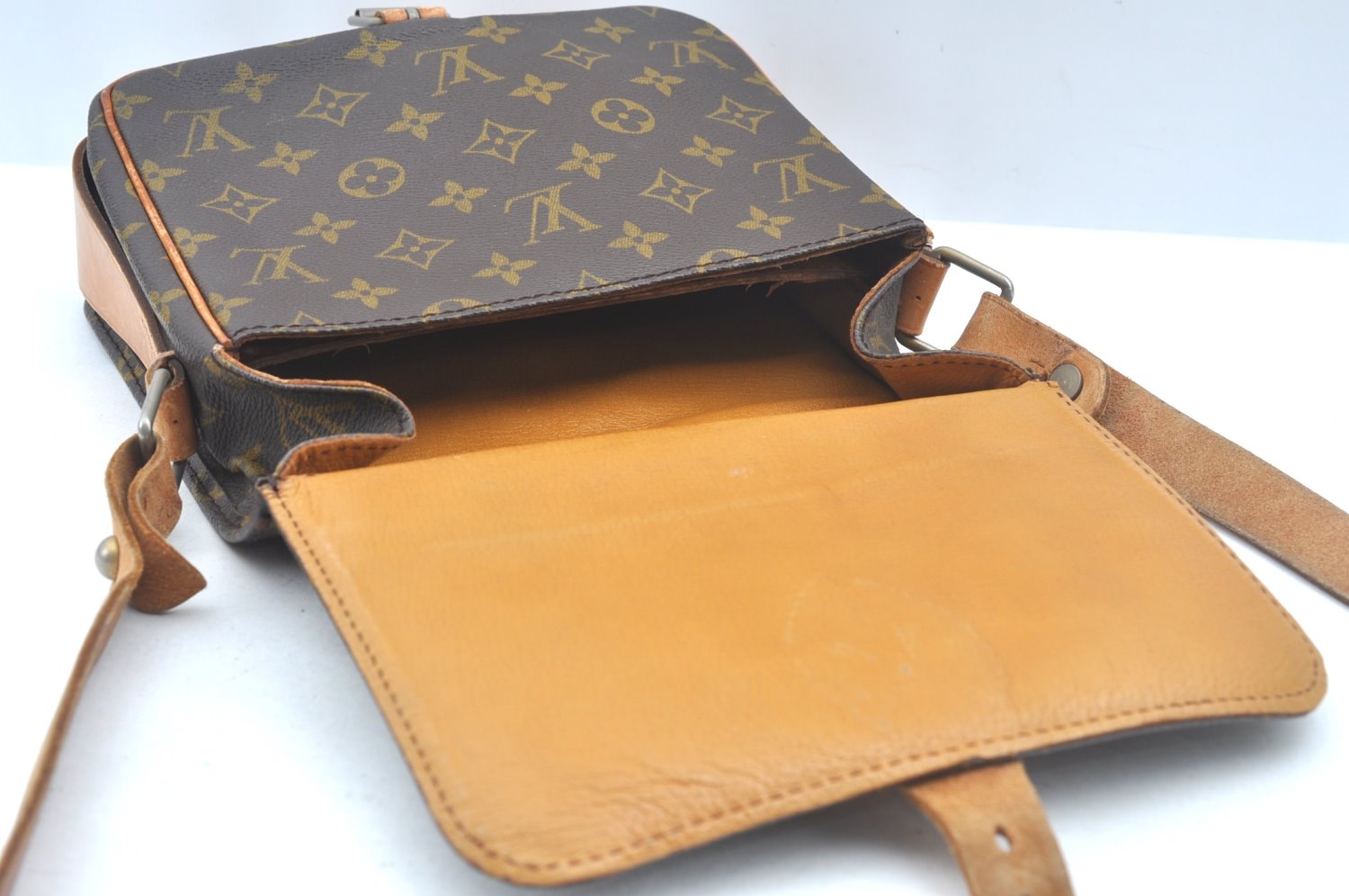 Authentic Louis Vuitton Monogram Cartouchiere MM Shoulder Bag Old Model 1739J