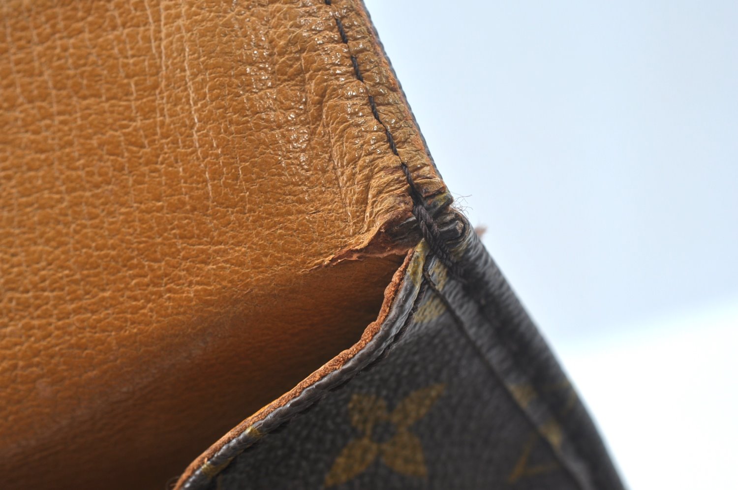 Authentic Louis Vuitton Monogram Cartouchiere MM Shoulder Bag Old Model 1739J