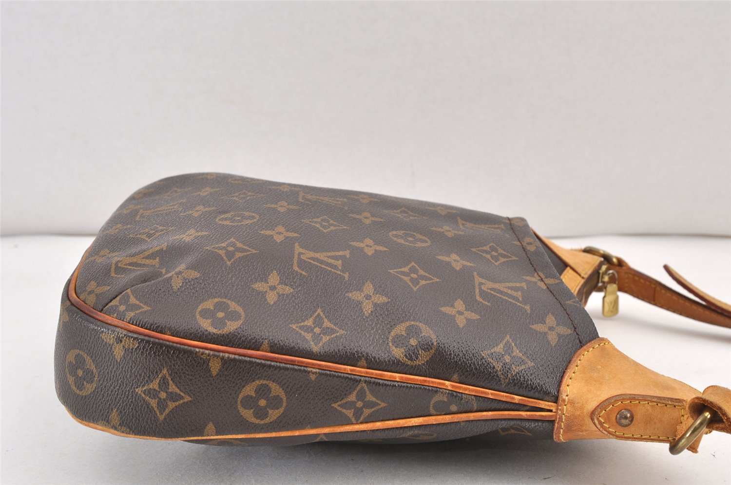 Authentic Louis Vuitton Monogram Odeon PM Shoulder Bag M56390 LV Junk 1739K