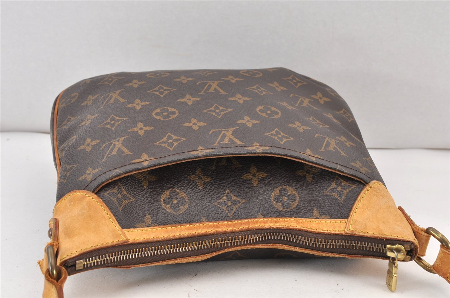 Authentic Louis Vuitton Monogram Odeon PM Shoulder Bag M56390 LV Junk 1739K