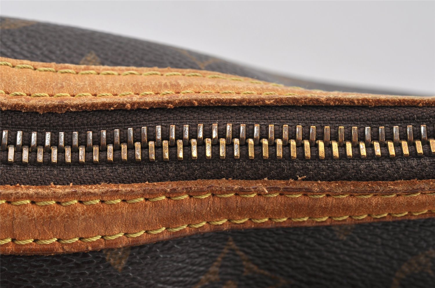 Authentic Louis Vuitton Monogram Odeon PM Shoulder Bag M56390 LV Junk 1739K