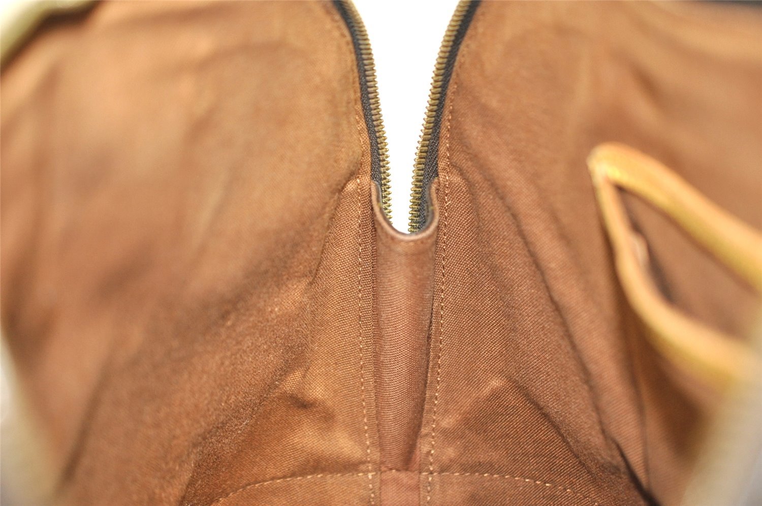 Authentic Louis Vuitton Monogram Alma Hand Bag Purse M51130 LV 1740I