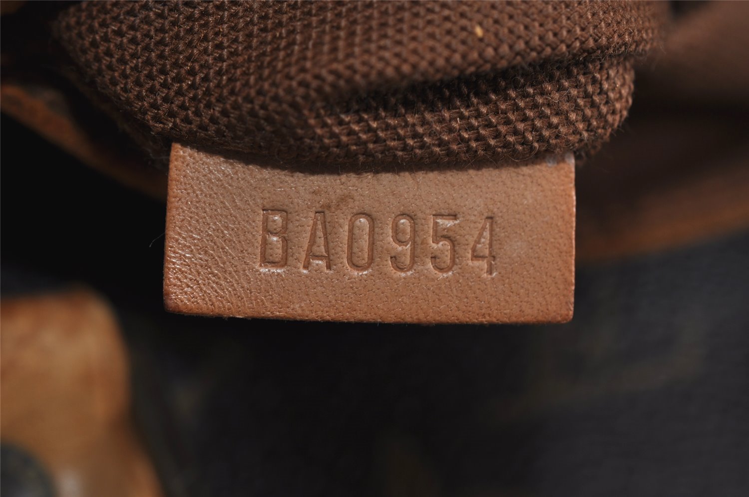 Authentic Louis Vuitton Monogram Alma Hand Bag Purse M51130 LV 1740I