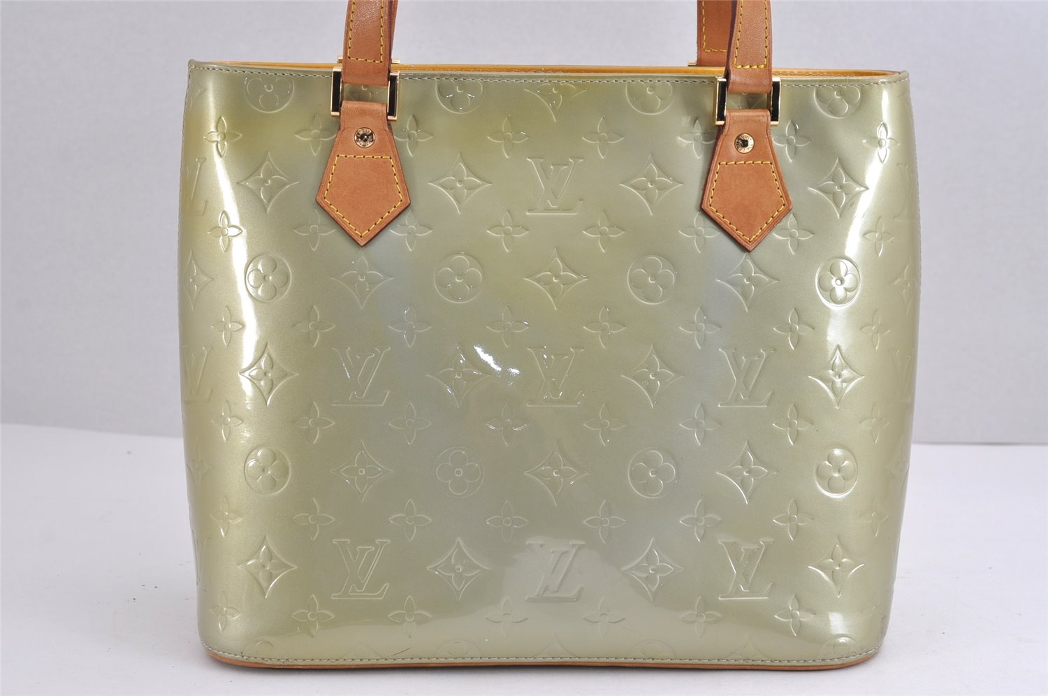 Authentic Louis Vuitton Vernis Houston Shoulder Bag Light Green M91053 LV 1740J