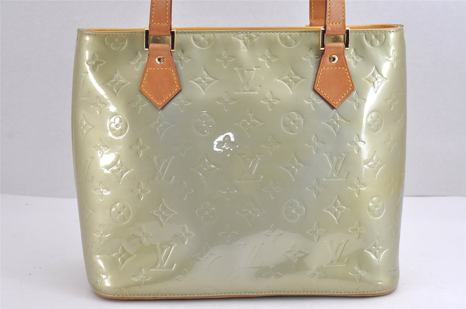 Authentic Louis Vuitton Vernis Houston Shoulder Bag Light Green M91053 LV 1740J