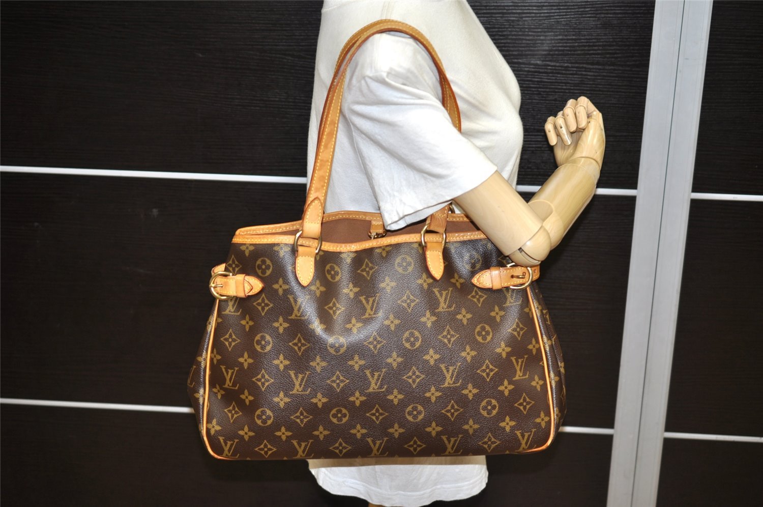 Authentic Louis Vuitton Monogram Batignolles Horizontal Tote Bag M51154 LV 1742K