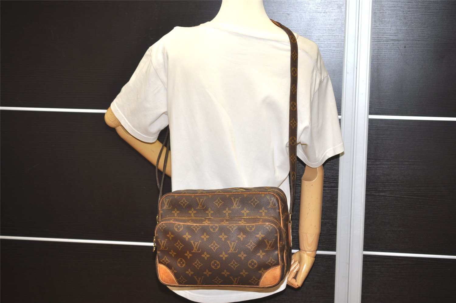 Authentic Louis Vuitton Monogram Nile Shoulder Cross Body Bag M45244 LV 1748I