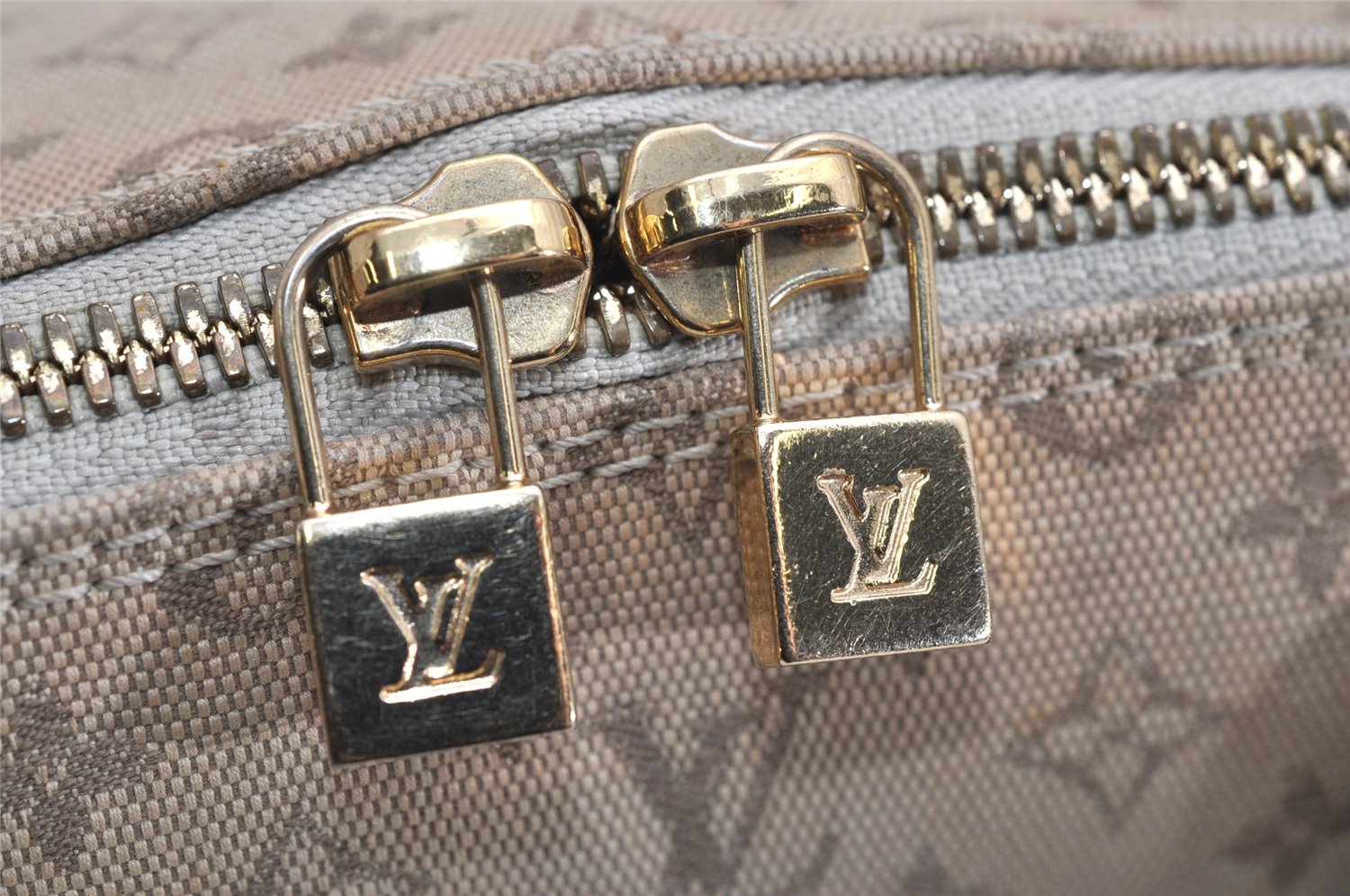 Auth Louis Vuitton Monogram Mini Alma Ron Hand Bag Khaki Beige M92206 LV 1748K