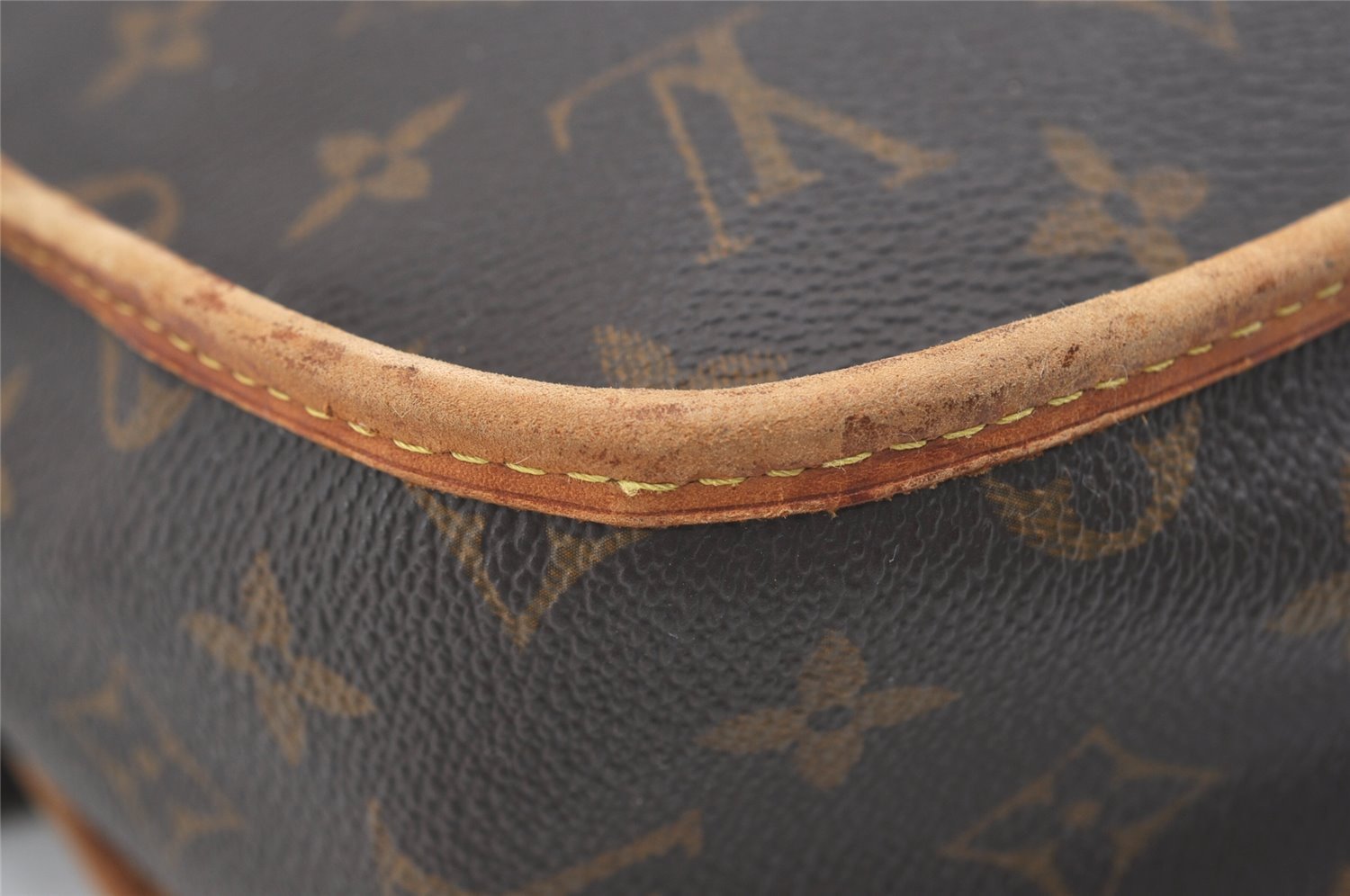 Auth Louis Vuitton Monogram Messenger Bosphore PM Shoulder Bag M40106 LV 1751J