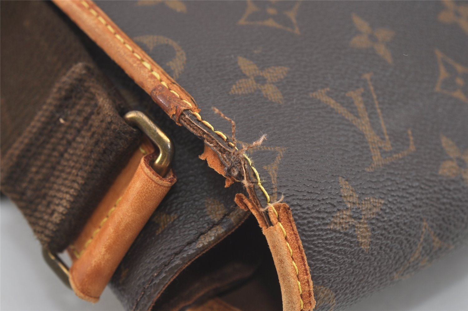 Auth Louis Vuitton Monogram Messenger Bosphore PM Shoulder Bag M40106 LV 1751J