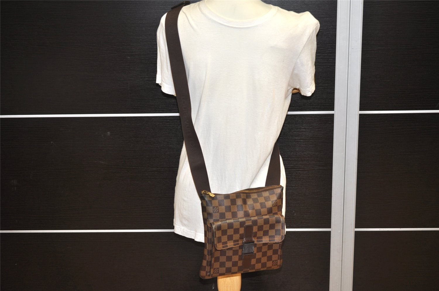 Authentic Louis Vuitton Damier Pochette Melville N51127 Shoulder Cross Bag 1751K