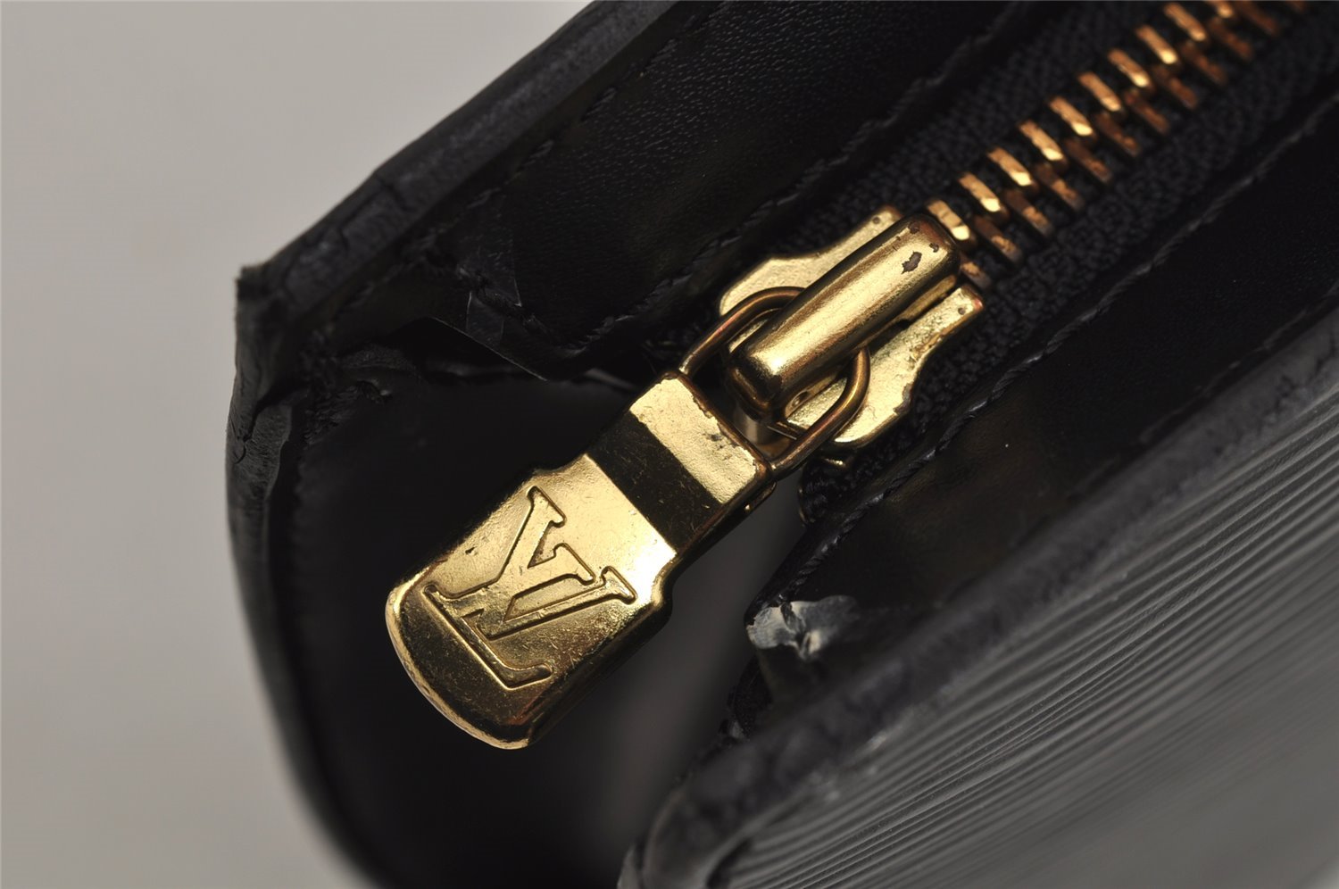 Authentic Louis Vuitton Epi Saint Jacques Hand Bag Black M52272 LV 1755J