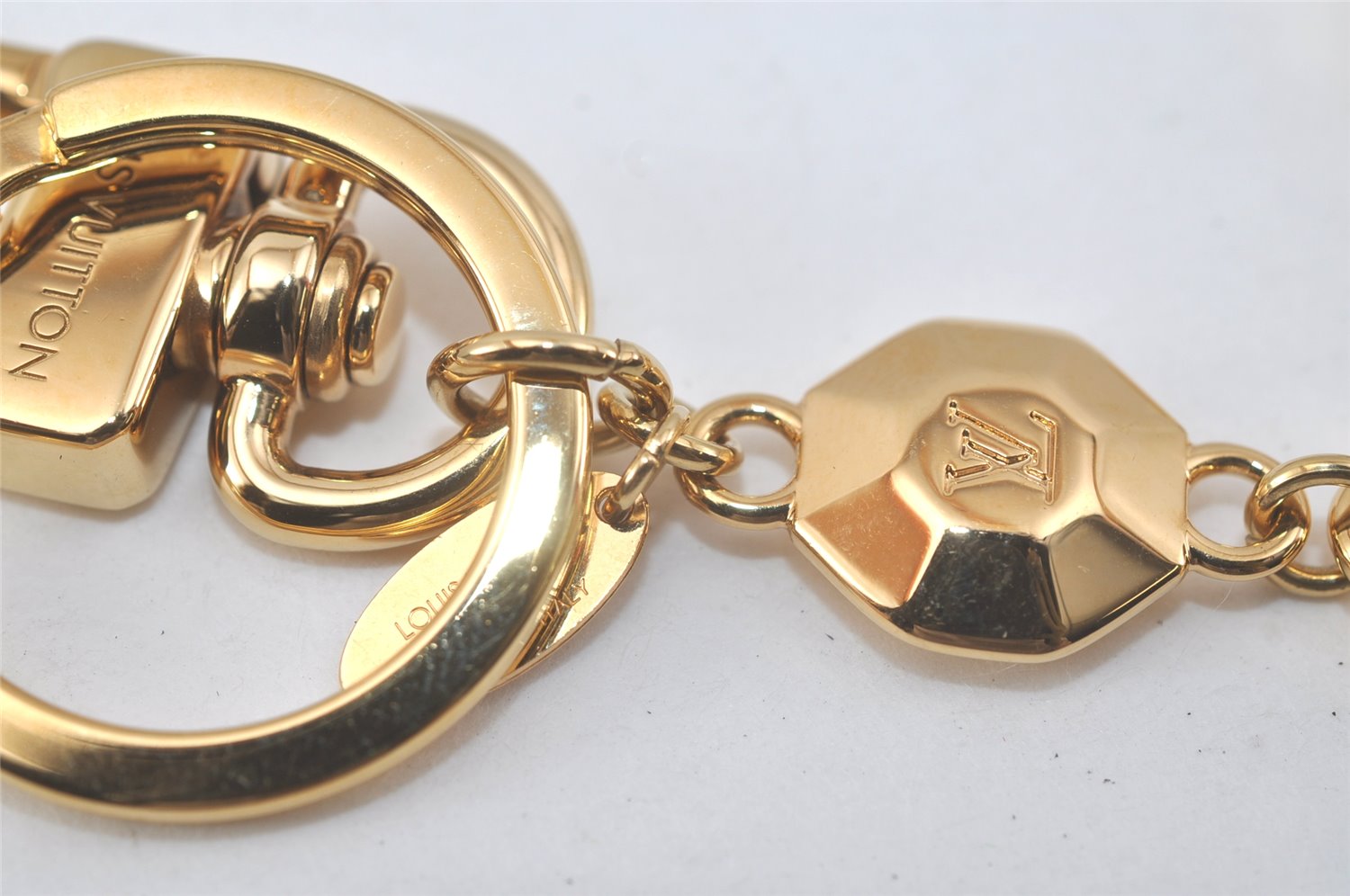 Authentic Louis Vuitton Porte Cles LV Facet Charm Key Ring Gold M65216 Box 1758L