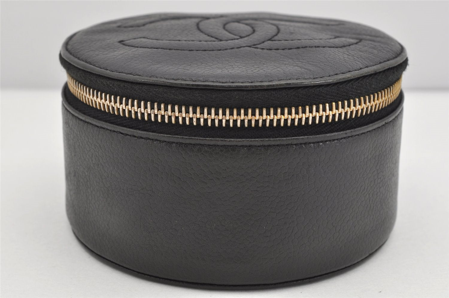 Authentic CHANEL Vintage Caviar Skin CC Logo Cosmetic Pouch Purse Black 1759K
