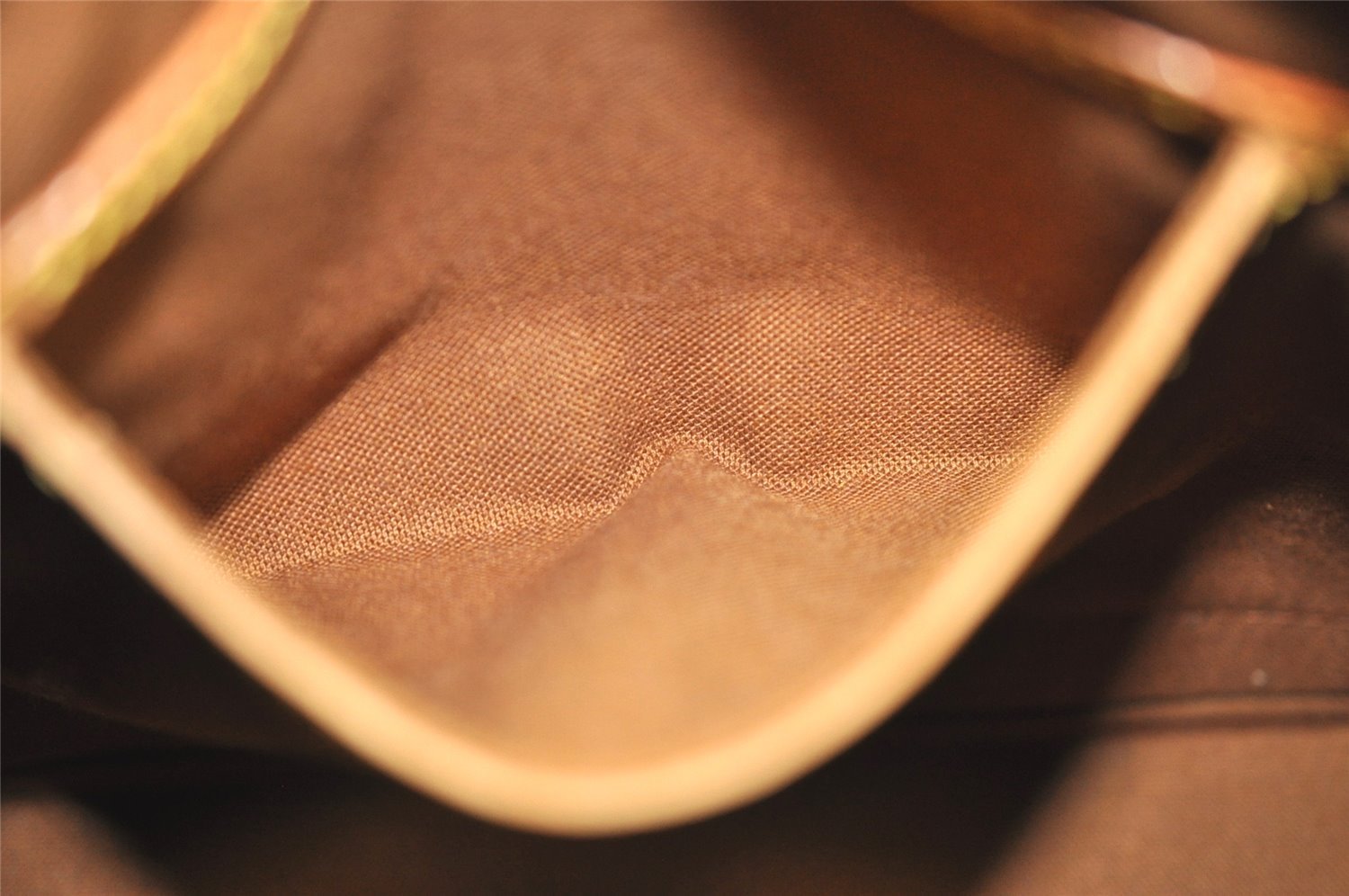 Authentic Louis Vuitton Monogram Alma Hand Bag Purse M51130 LV 1762I