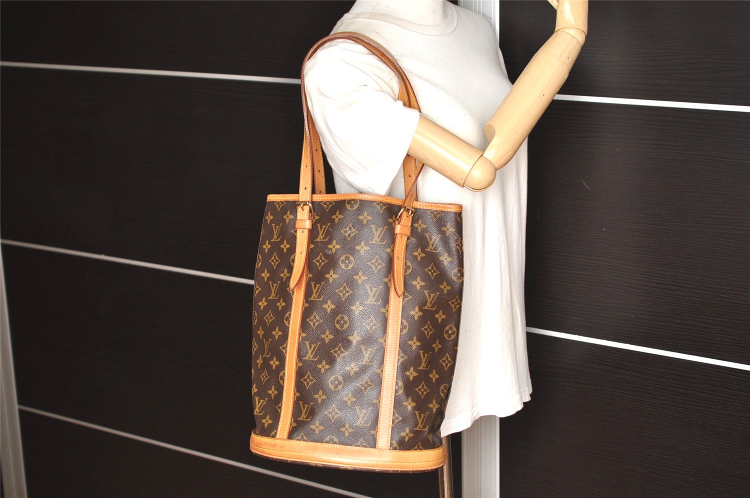 Authentic Louis Vuitton Monogram Bucket GM Shoulder Tote Bag M42236 Junk 1767K
