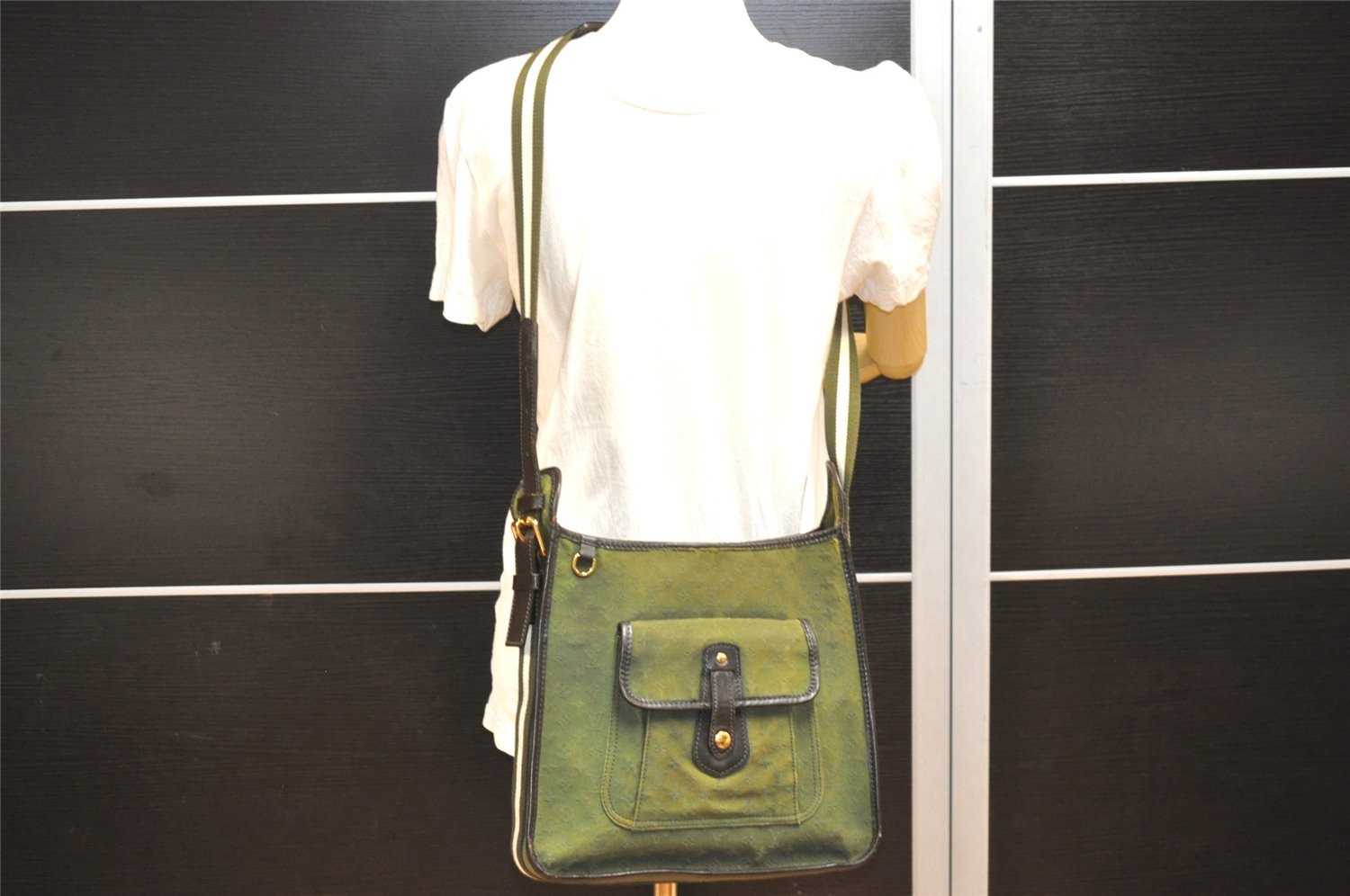 Authentic Louis Vuitton Monogram Mini Besace Mary Kate Shoulder Bag Green 1770I