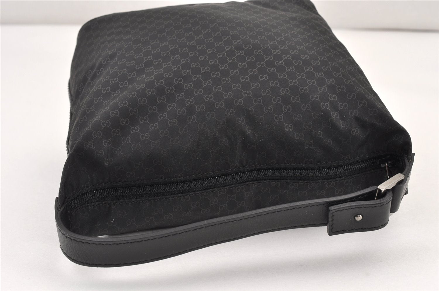 Authentic GUCCI Micro GG Nylon Leather Hand Bag Pouch Purse 0391147 Black 1770K