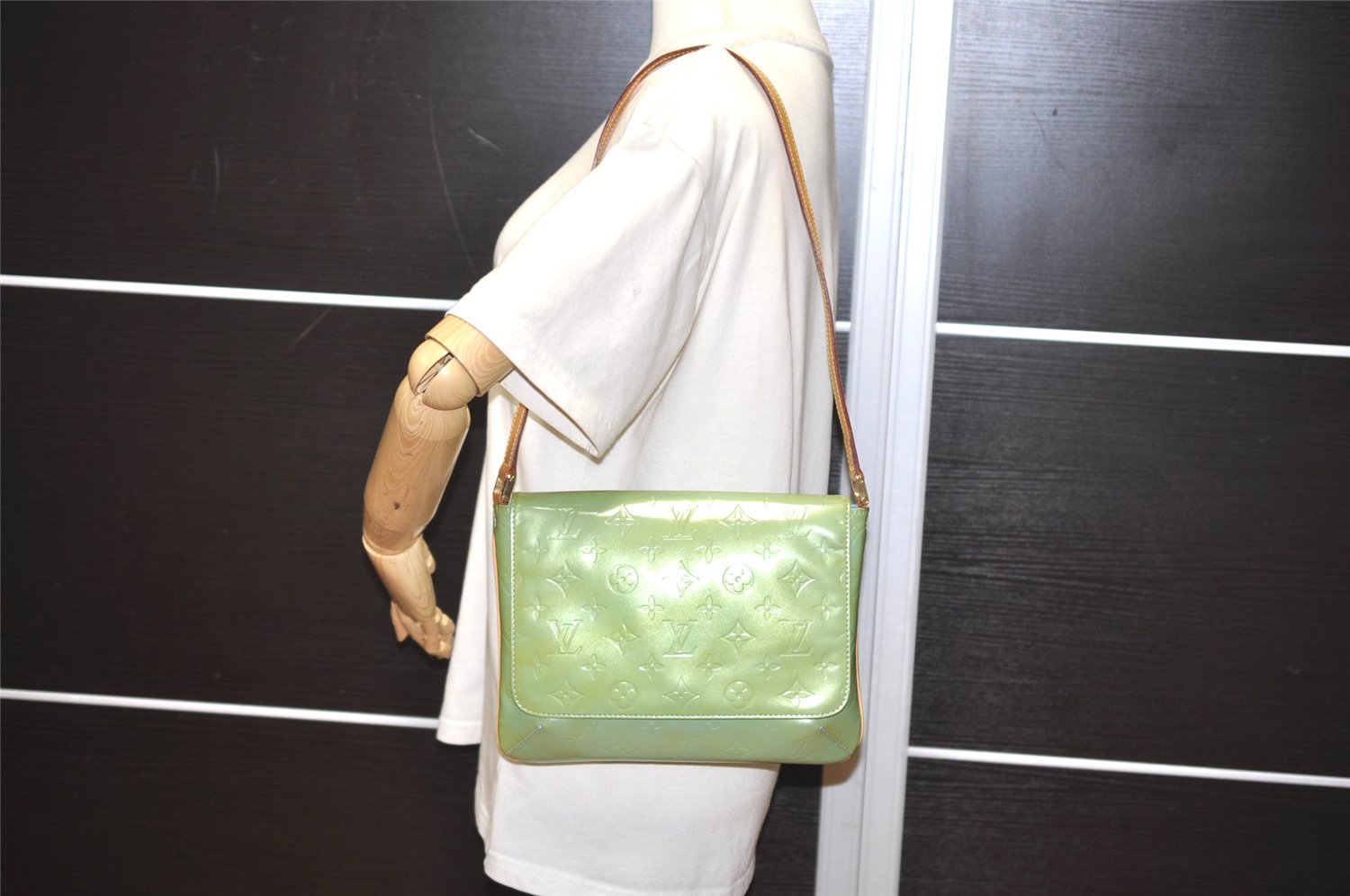 Auth Louis Vuitton Vernis Thompson Street Shoulder Bag Green M91009 LV 1773I