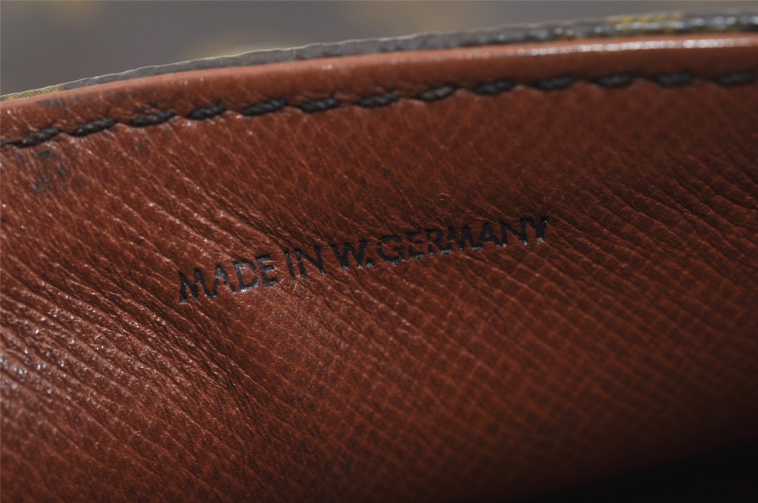 Authentic Louis Vuitton Monogram Saint Cloud MM M51243 Shoulder Cross Bag 1775I