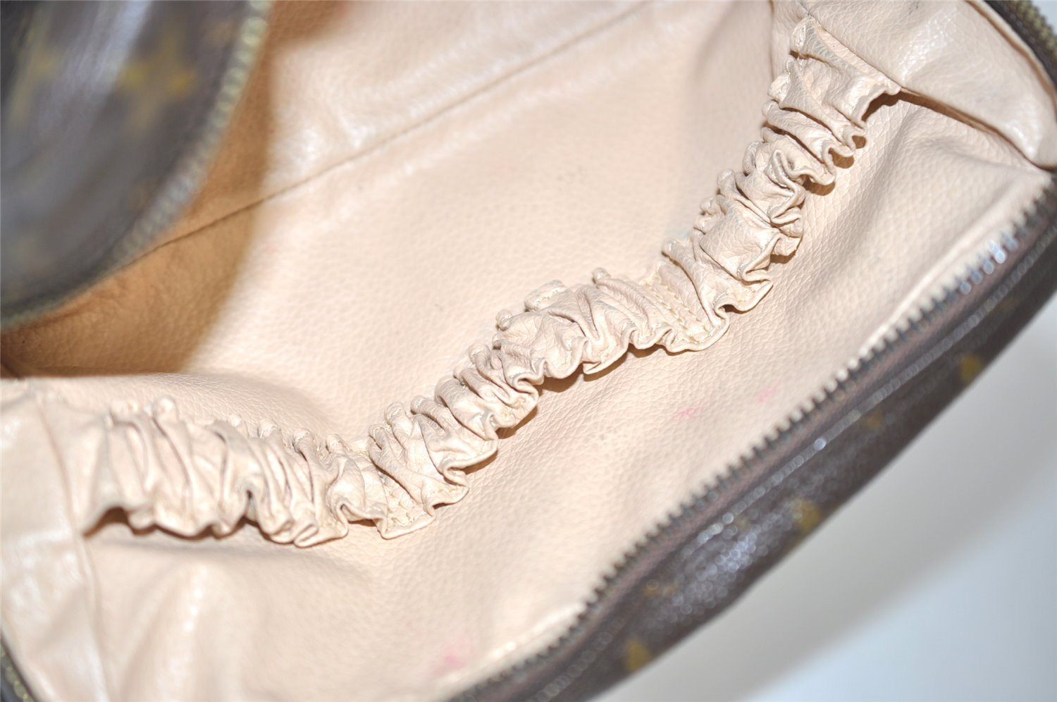 Auth Louis Vuitton Monogram Trousse Toilette 23 Clutch Hand Bag M47524 LV 1781I