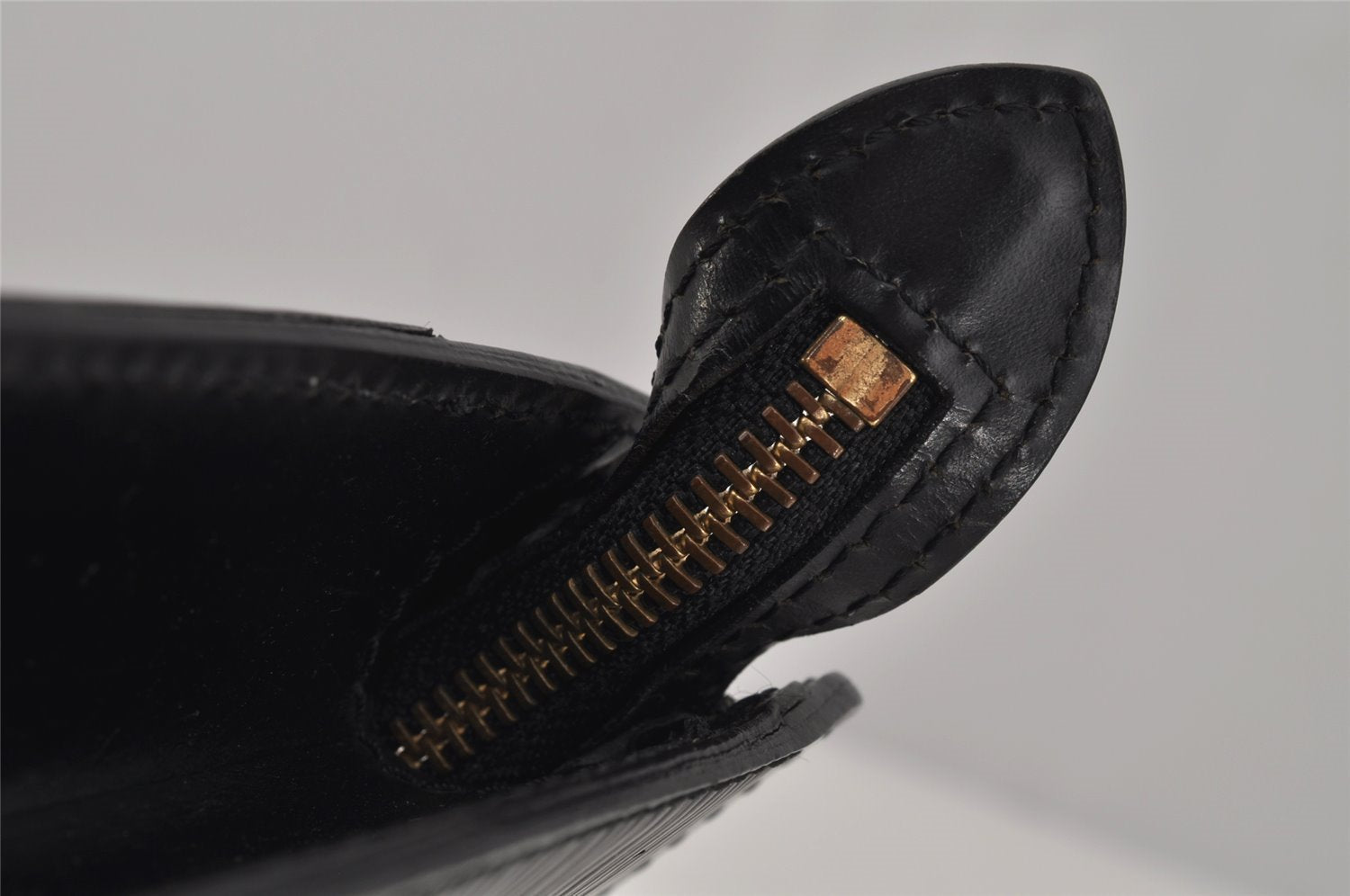 Authentic Louis Vuitton Epi Pochette Homme Clutch Hand Bag Black M52522 LV 1784J