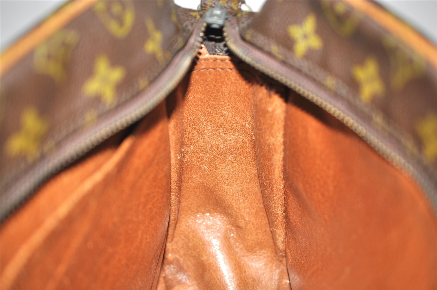 Authentic Louis Vuitton Monogram Nile Shoulder Cross Body Bag Old Model LV 1791I