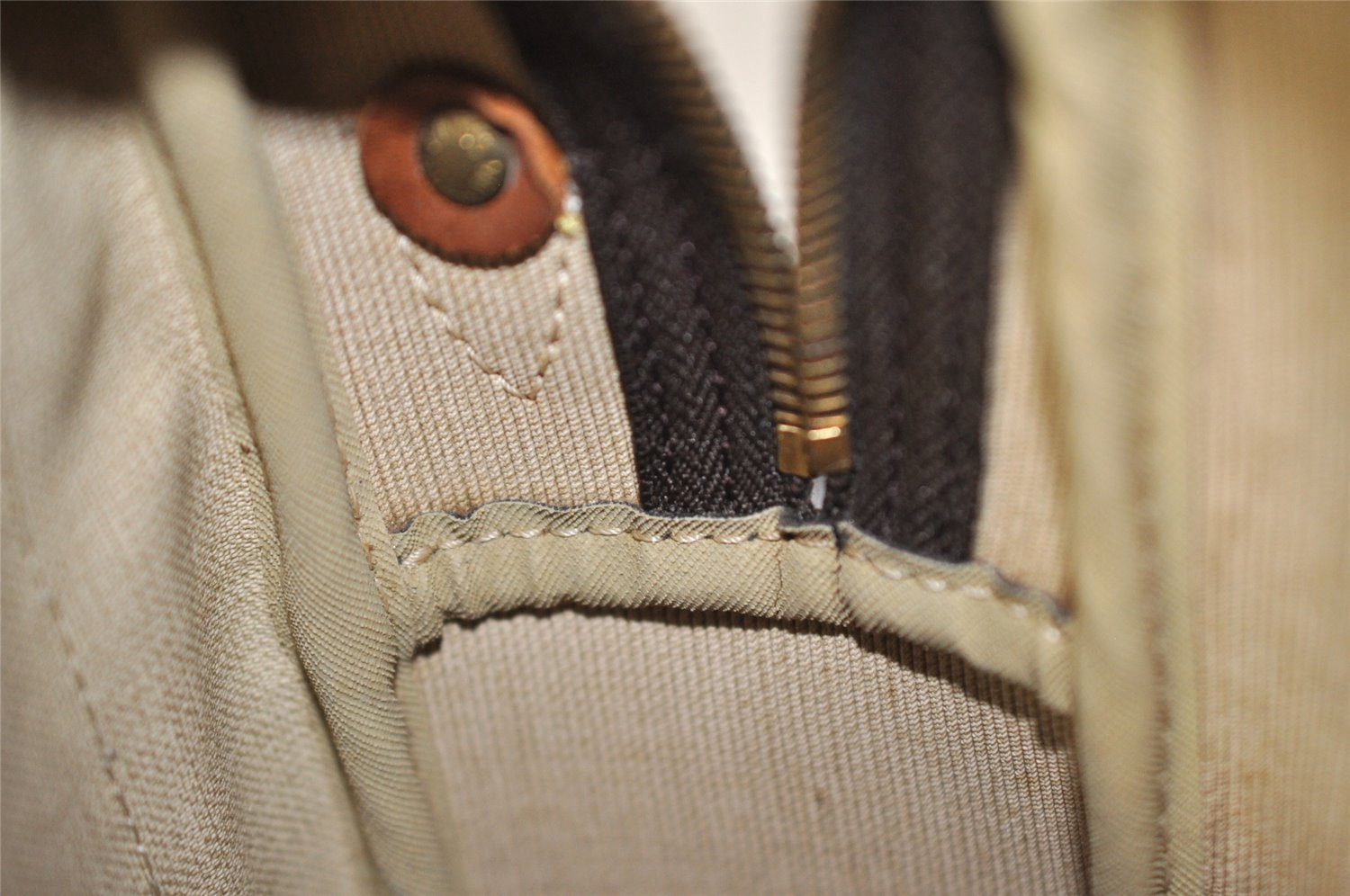 Authentic Louis Vuitton Monogram Reporter PM Shoulder Bag M45254 Junk 1807I