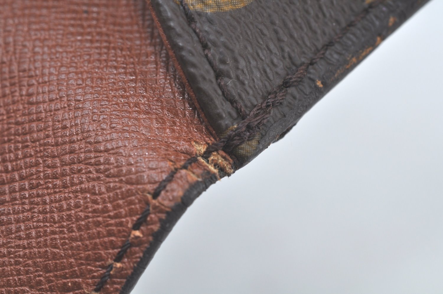 Authentic Louis Vuitton Monogram Saint Cloud MM M51243 Shoulder Cross Bag 1809J