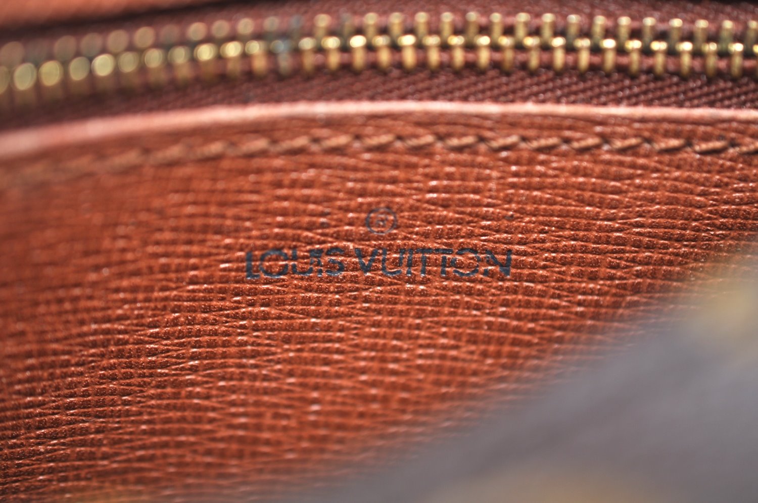 Authentic Louis Vuitton Monogram Saint Cloud MM M51243 Shoulder Cross Bag 1809J