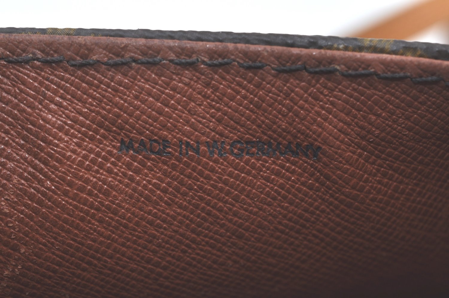 Authentic Louis Vuitton Monogram Saint Cloud MM M51243 Shoulder Cross Bag 1809J