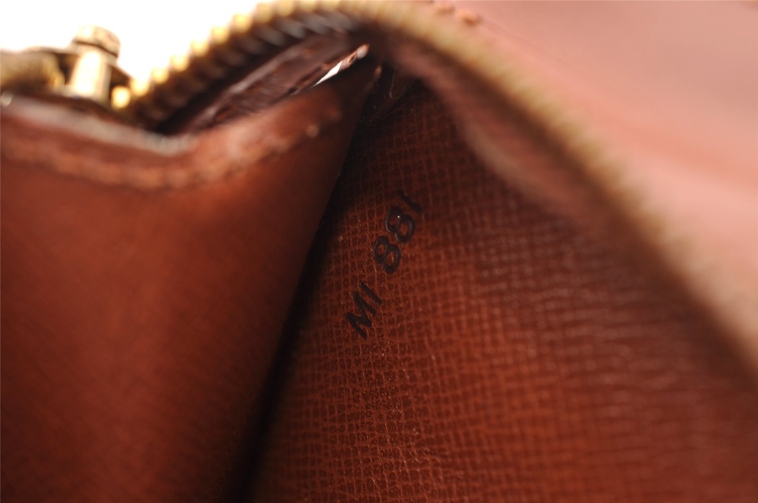 Authentic Louis Vuitton Monogram Pochette Homme Clutch Hand Bag M51795 LV 1810I