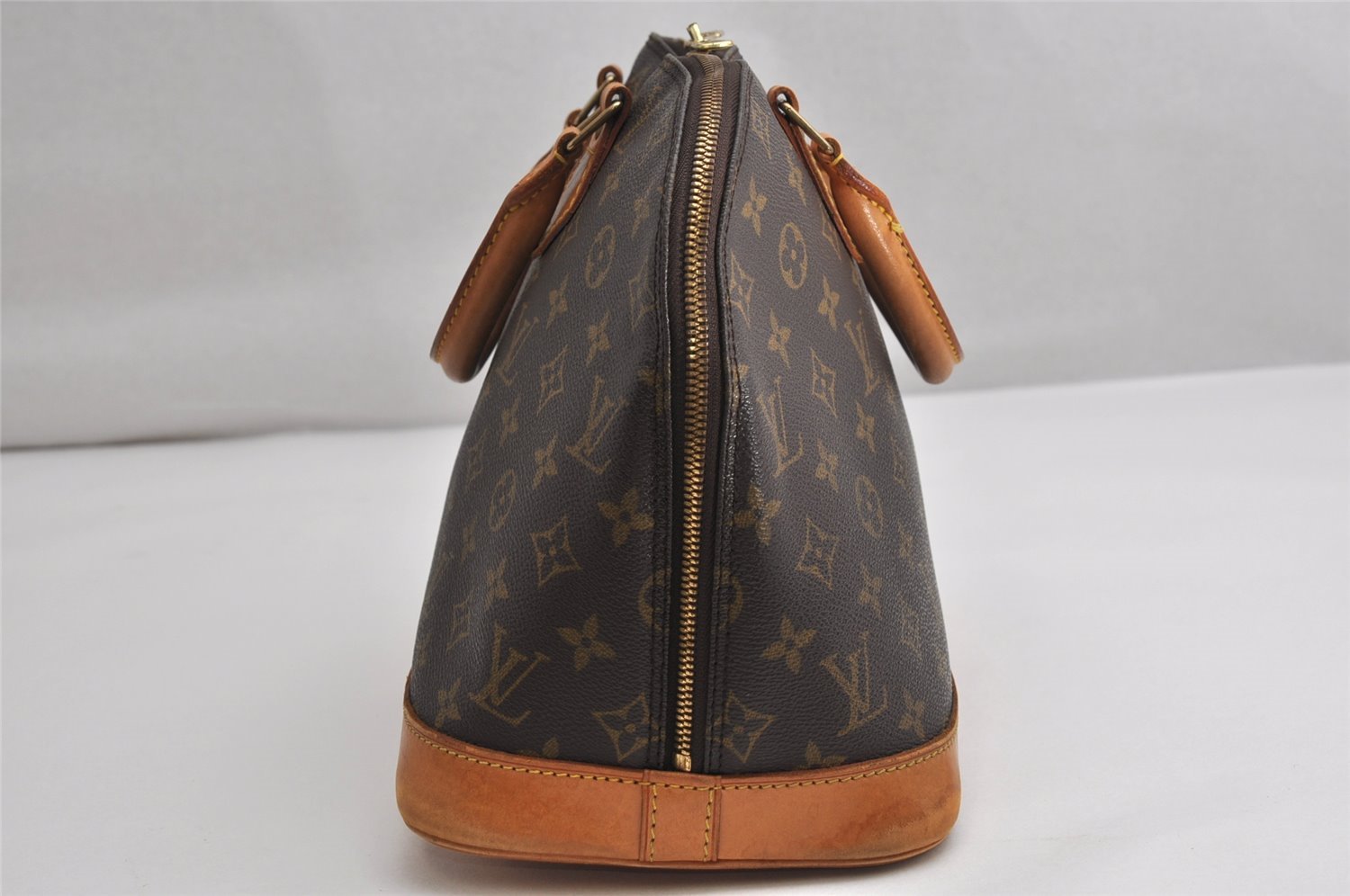 Authentic Louis Vuitton Monogram Alma Hand Bag Purse M51130 LV 1815K