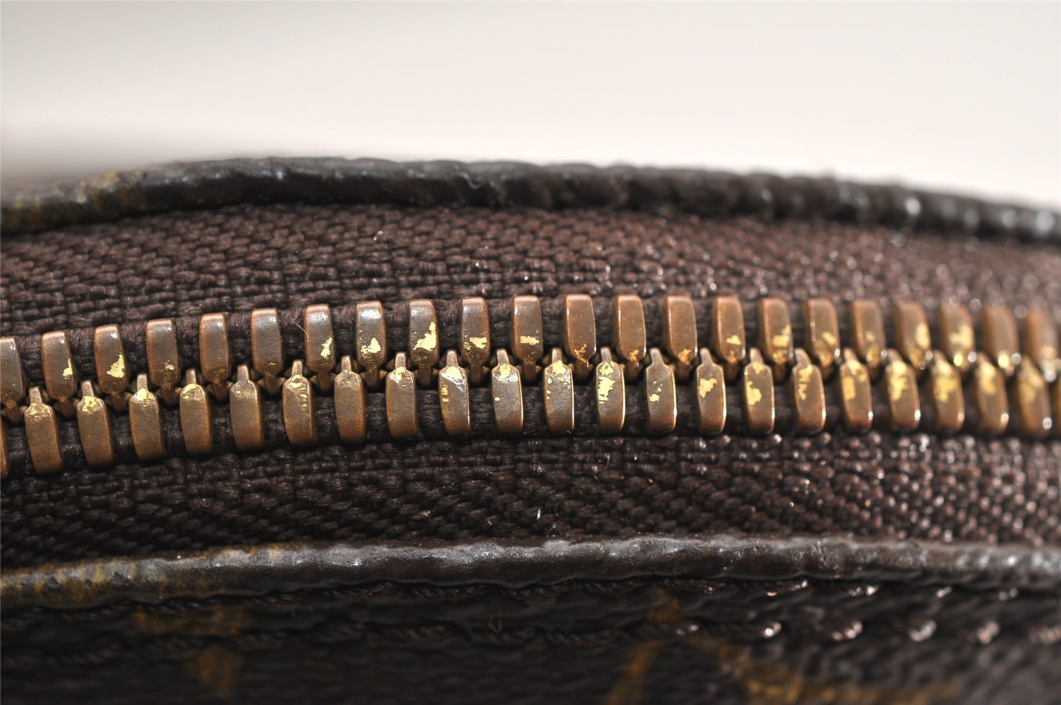 Authentic Louis Vuitton Monogram Alma Hand Bag Purse M51130 LV 1815K