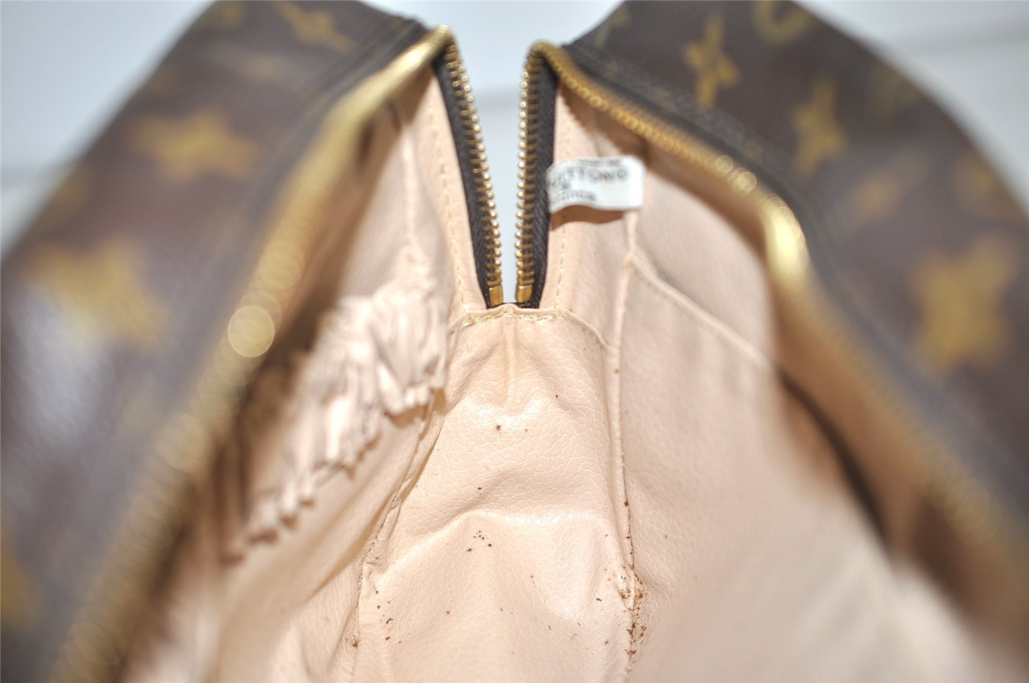 Auth Louis Vuitton Monogram Trousse Toilette 28 Clutch Hand Bag M47522 LV 1817I