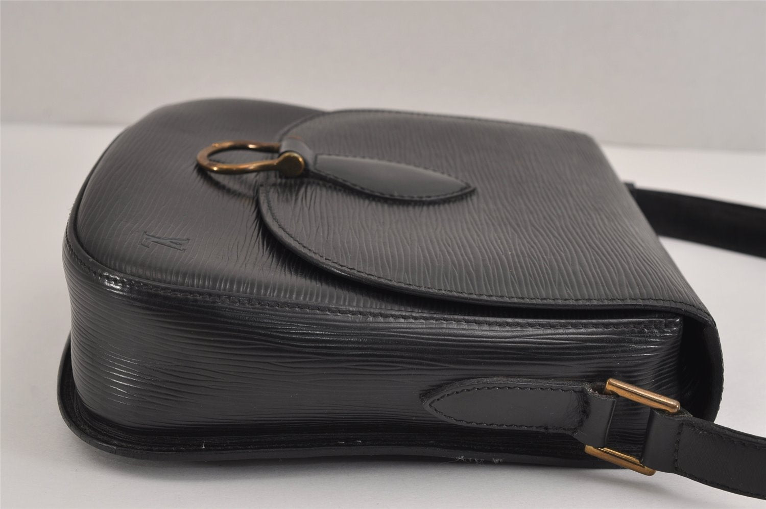 Authentic Louis Vuitton Epi Saint Cloud GM Shoulder Bag M52192 Black 1822J