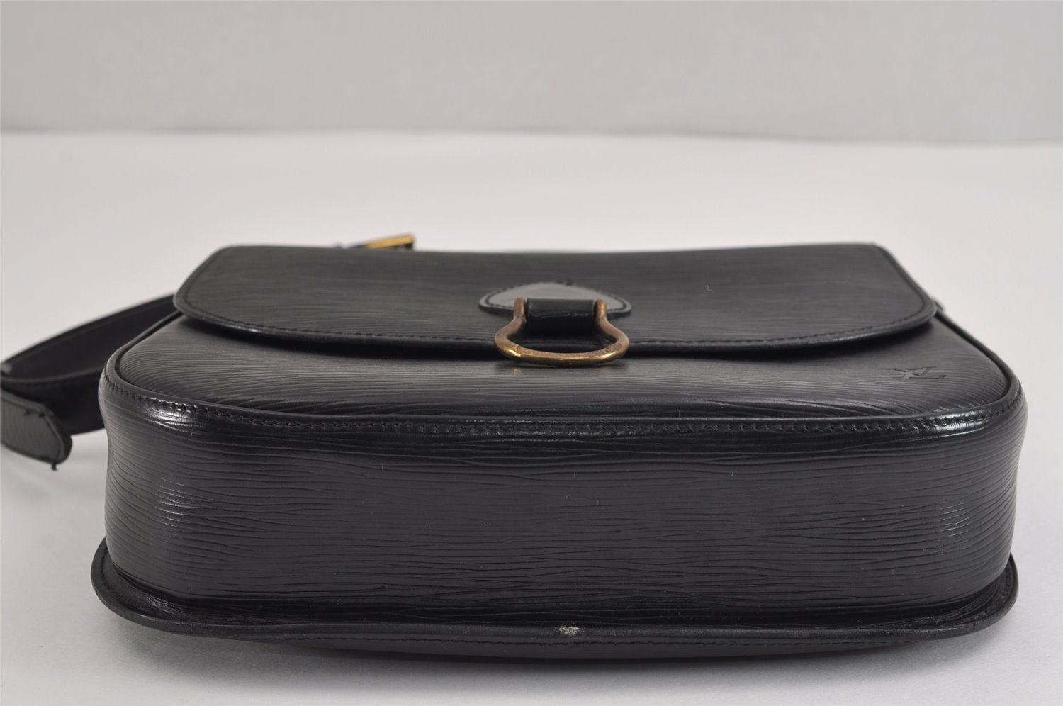 Authentic Louis Vuitton Epi Saint Cloud GM Shoulder Bag M52192 Black 1822J