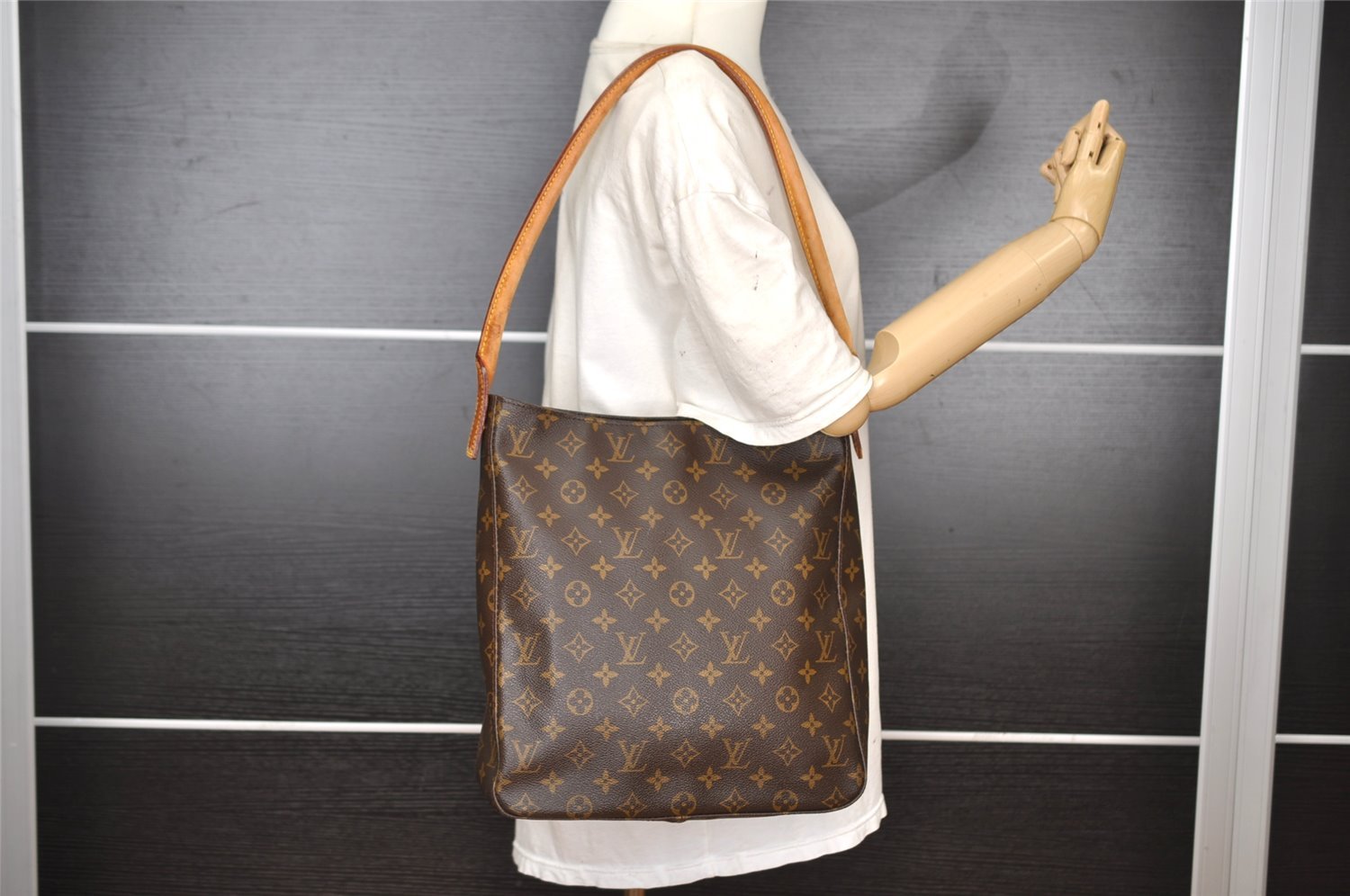 Authentic Louis Vuitton Monogram Looping GM Shoulder Bag M51145 LV 1825I