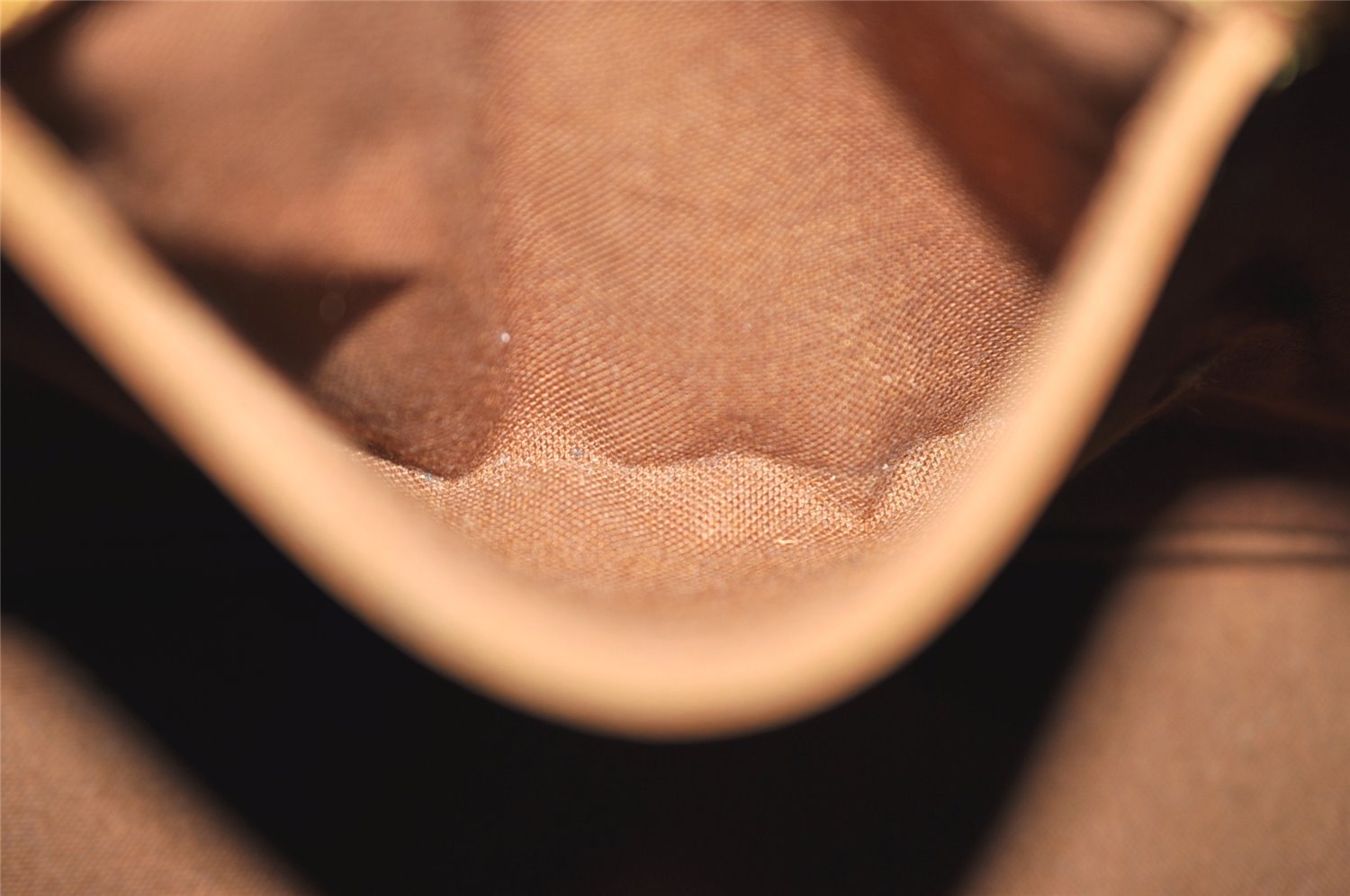 Authentic Louis Vuitton Monogram Alma Hand Bag Purse M51130 LV 1829I