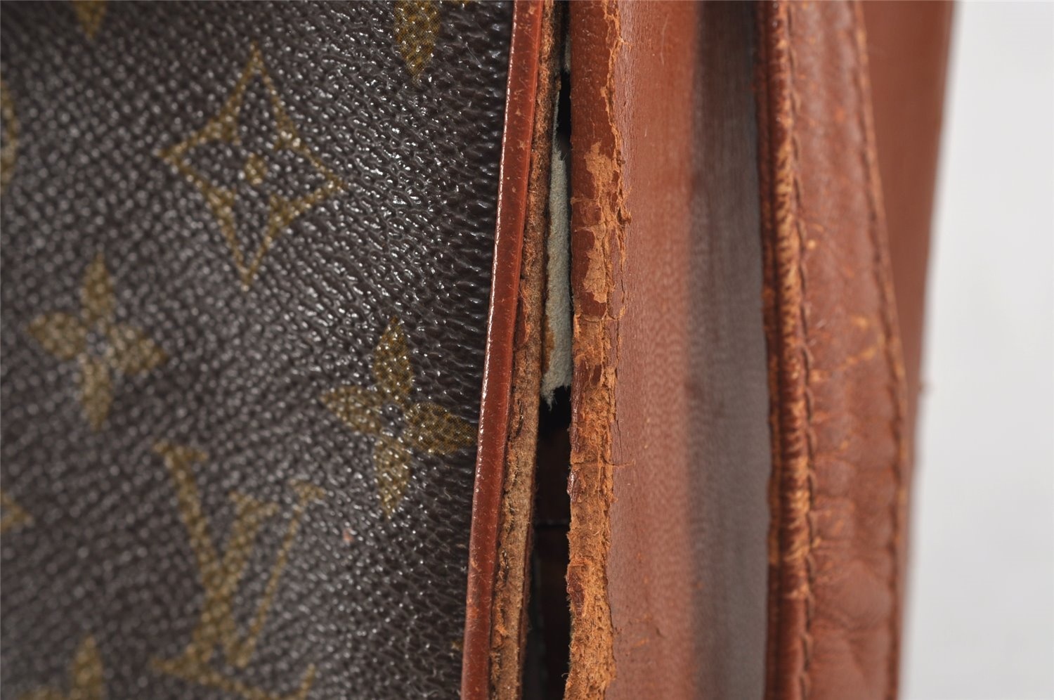 Authentic Louis Vuitton Monogram Sac Bandouliere 30 Shoulder Bag M51364 LV 1842J