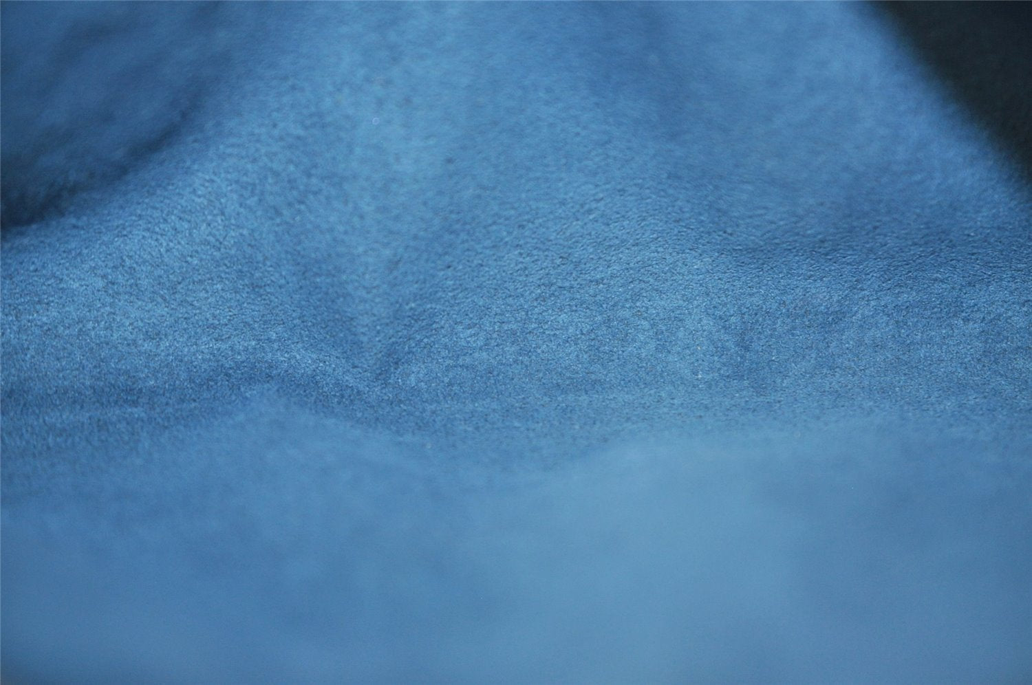 Authentic Louis Vuitton Epi Pochette Accessoires Pouch Blue M52945 LV 1845I