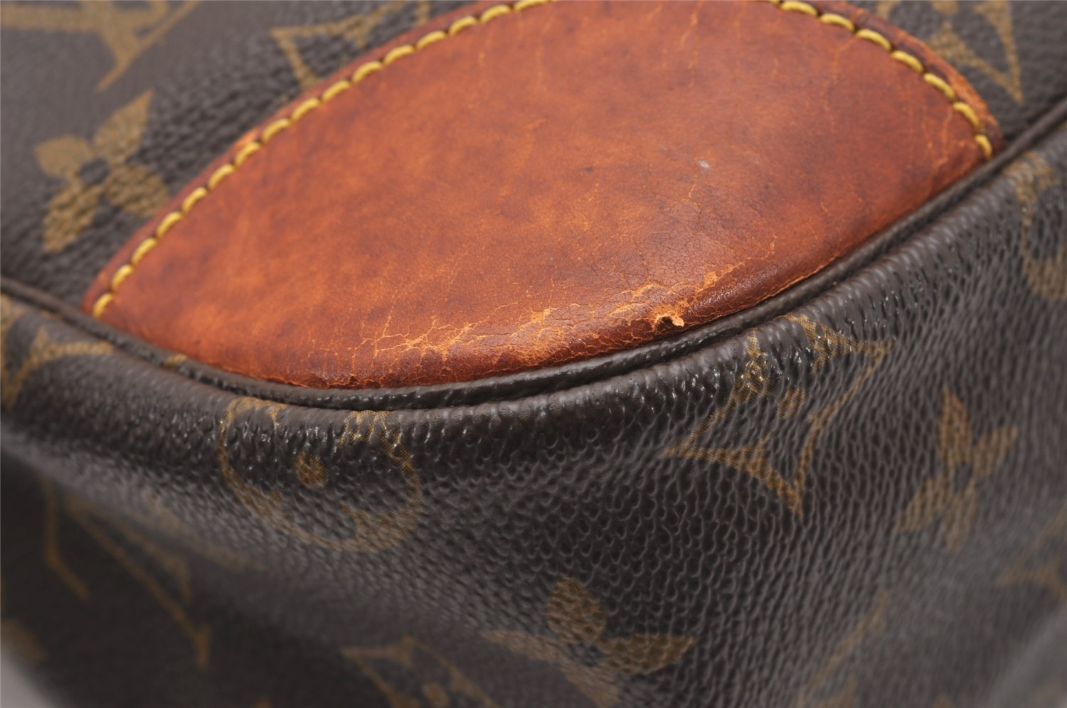 Authentic Louis Vuitton Monogram Boulogne 30 Shoulder Bag M52165 LV Junk 1855J