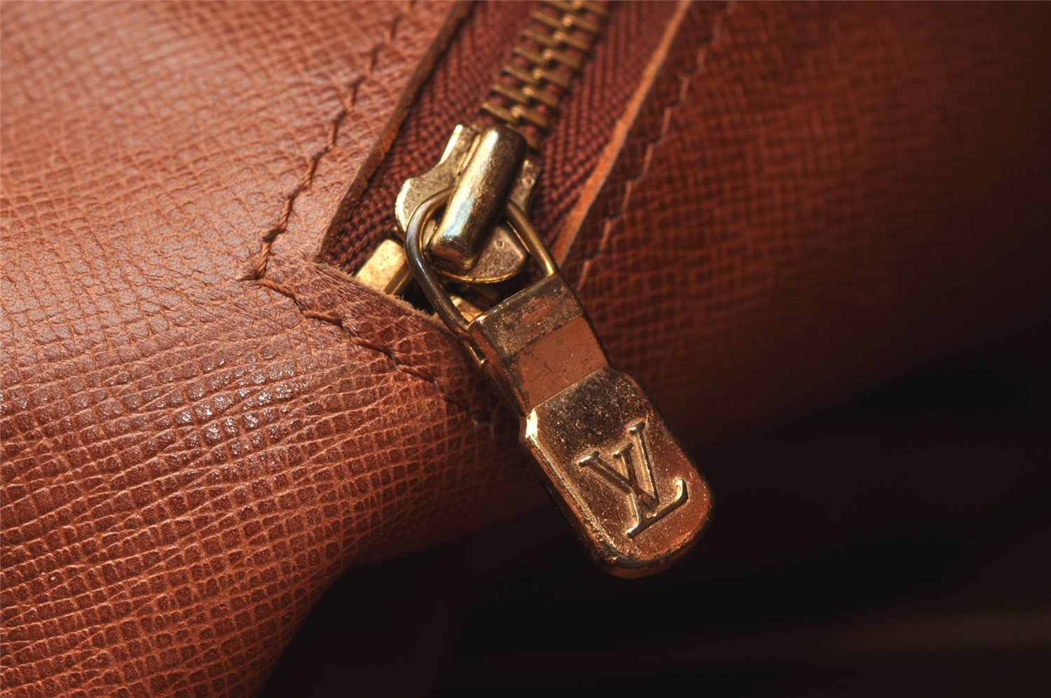 Authentic Louis Vuitton Monogram Boulogne 30 Shoulder Bag M52165 LV Junk 1855J